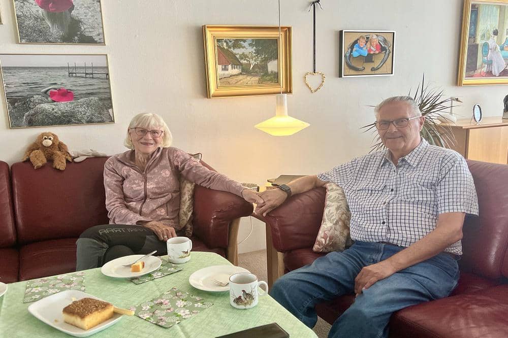 Den stod på kaffe og kage og gode snakke, da adm. direktør i TJM Forsikring forleden besøgte ægteparret, Karl Emil og Laila Wigh, og fejrede Karl Emils 50 års jubilæum i TJM Forsikring.