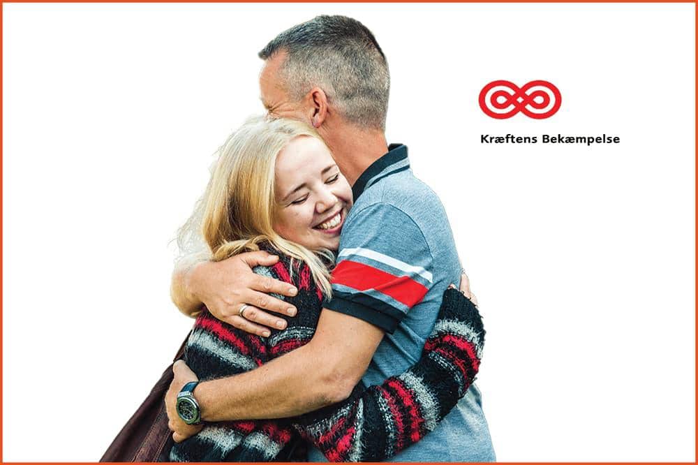 Far og datter krammer