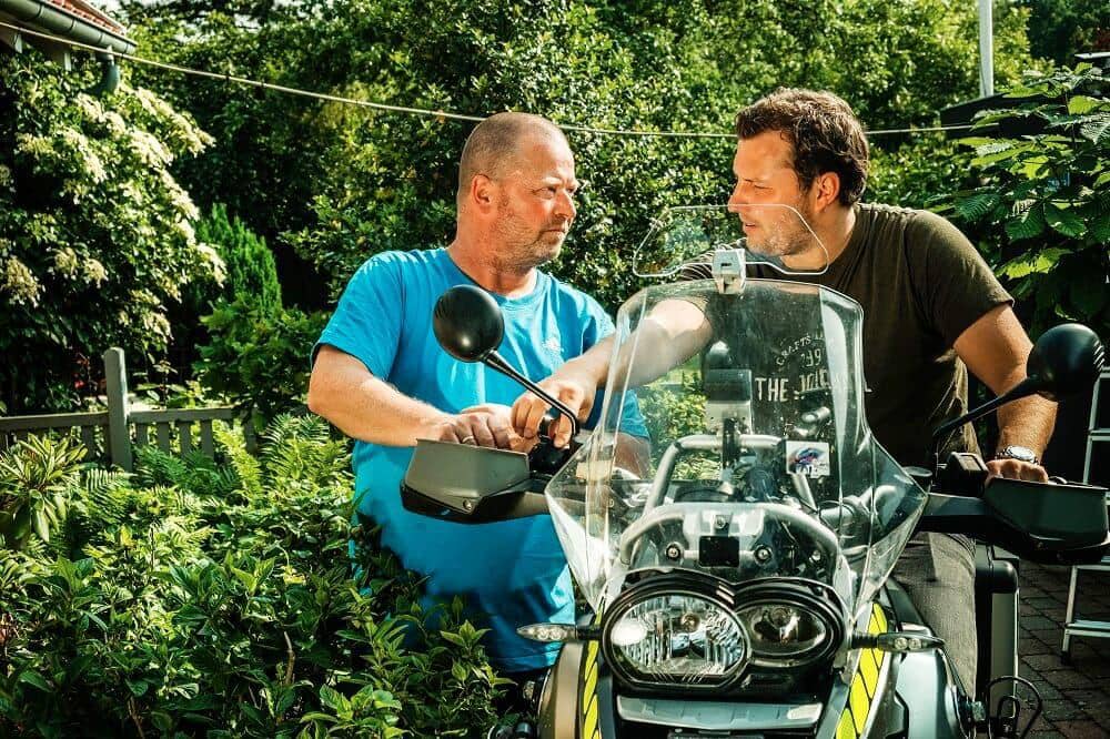 mænd og motorcykel