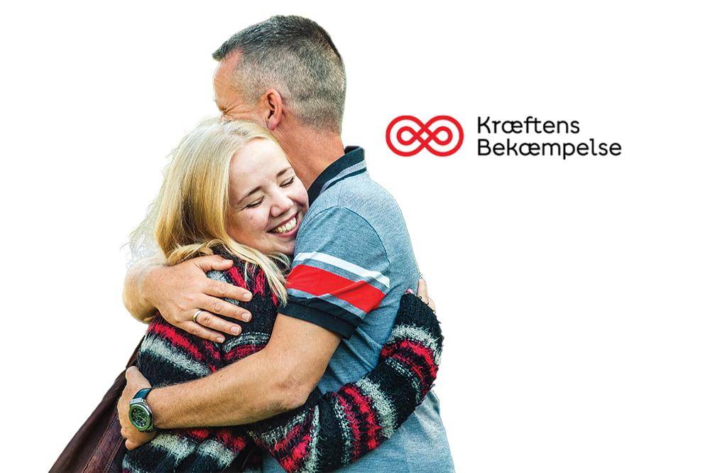 Far og datter krammer